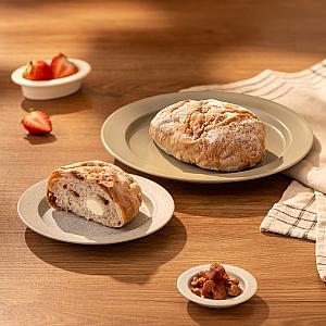 草莓乳酪麵包$150