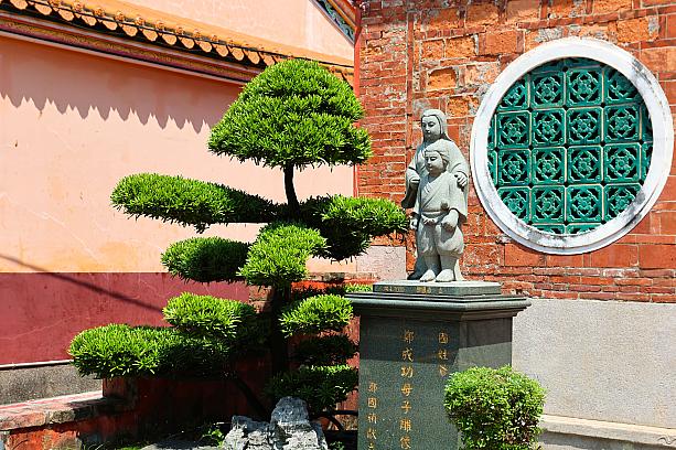 実は鄭成功は日台ハーフ。福建省出身の父・鄭芝龍と長崎県平戸出身の母・田川マツの間に生まれ、7歳まで平戸で育ったそうですよ。