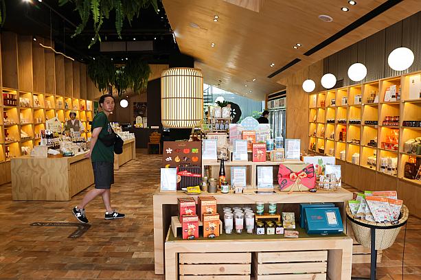 台南は元より台湾各地から選りすぐりのメイドイン台湾商品を集めたセレクトショップなんです。