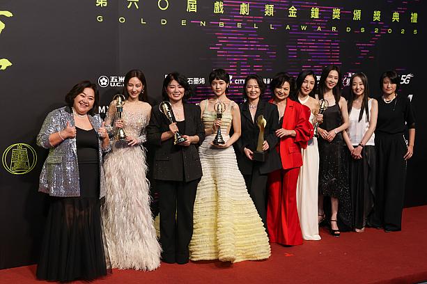 ちなみに『影后』はNetflixオリジナルシリーズのドラマで、芸能界で生きる6人の女優たちの人生を軸に展開します。新人から大御所まで、異なる世代の女優たちがそれぞれの立場で葛藤し、ぶつかり、支え合う姿が感動的で、一度見だしたら止まりません！