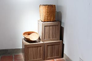 内部にはアヘンや樟脳、砂糖、茶葉などを取引していた当時の様子がわかる展示があります。冷房も効いているから暑い日にはおすすめ！