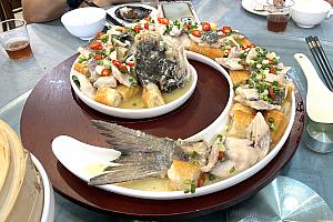 右下のお肉の赤さも紅棗(なつめ)のもの。馬祖ではなつめをよく食べるそうです