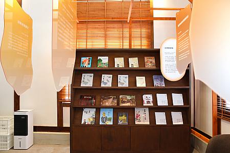 定期的に展示内容は入れ替わりますが、ナビが訪れた時は嘉義にゆかりのある女性詩人・張李徳和の展覧が。