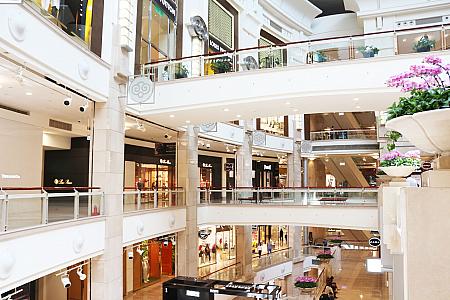 有名店や人気店で、食事＆ショッピングが楽しめちゃう！