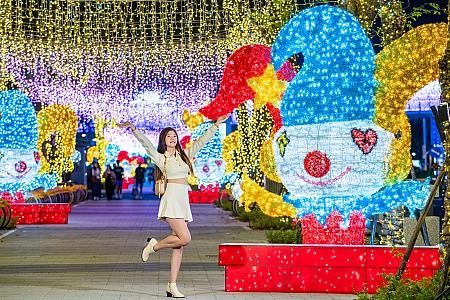 2.「歡樂小丑派對」17:30～23:00 新站路人行道