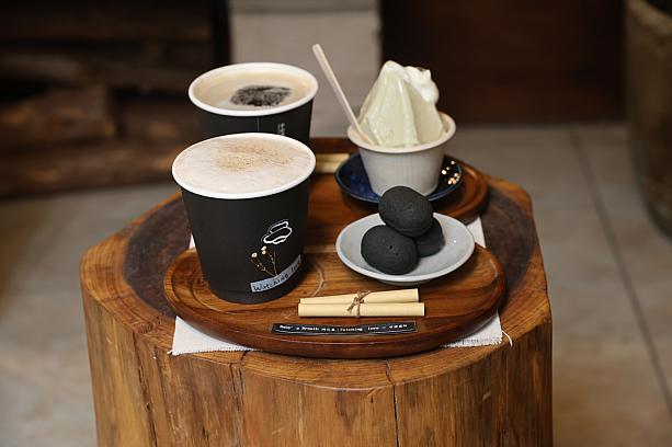 これがナビ一行が注文したもの！台湾ってサーブされると店員さんが呪文のように早口で色々説明してくれて、何言ってるかわからないってことも多いですが、「山侘YAMAWAABI」では紹介文を添えていて、自分で読むタイプでした！