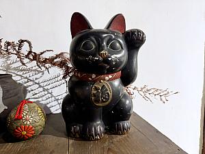 「堀川茶事」の2階は日本と同じように靴を脱ぎます。板張りのお部屋に和室の畳席……古い梁や柱を間近に感じられる空間から、日本統治時代の建物を丁寧にリノベーションしたことが感じられるはず！