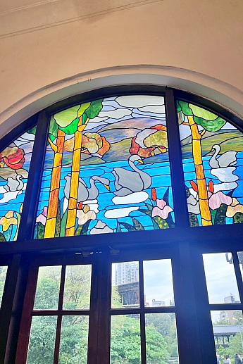 なにより建物自体が歴史ある展示物。公共浴場として機能していた頃をしのばせる建物はレトロで素敵です。