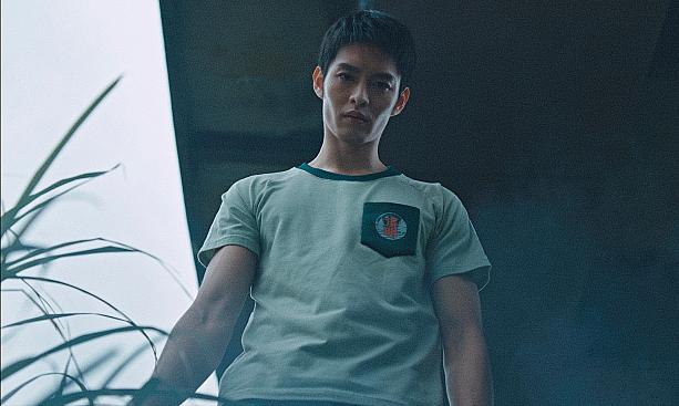 ジージエ自身も気づかなかった友人への甘酸っぱい想いを後押ししてもらい、ふたりは兄弟の時間を取り戻していきます。しかし、幼き日の溺れた記憶がよぎり……あの時、なぜ兄はすぐに手を差し伸べなかったのか？「僕が死ねばいいと思っていた？」疑念が深まるなか、悪夢のような事件が起こって……という展開。<br>© Potocol_Flash Forward Entertainment_Harine Films_Elysiüm Ciné