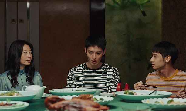 映画『ピアス 刺心』は12月5日(金)より新宿武蔵野館、ヒューマントラストシネマ有楽町、愛知センチュリーシネマ、大阪テアトル梅田、京都アップリンク京都、ほか全国公開です。<br>© Potocol_Flash Forward Entertainment_Harine Films_Elysiüm Ciné