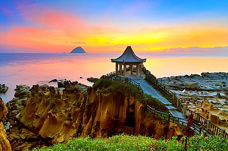 【台湾旅行ツアー】1泊2日で台湾の北海岸を満喫できる大満足プラン！ 北海岸 金山 金山老街 淡水 野柳地質公園 和平島地質公園 朱銘美術館 台北旅人國際青年旅館 旅行邦尼青年旅館サイクリング