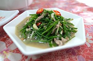 炒睡蓮(スイレン炒め)