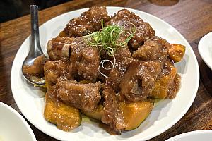 南瓜排骨(スペアリブとカボチャの煮込み)