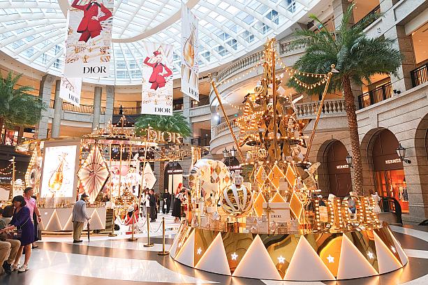 気を取り直しまして……向かったのは毎年素敵なクリスマスの飾りつけを行う「BELLAVITA(べラヴィータ)」！