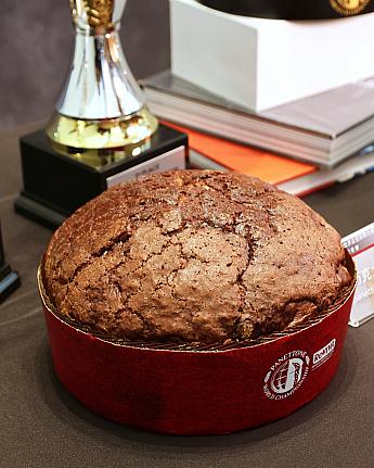 「パネットーネ(パネトーネ)」って巨大～！そして大きなドーム型をしています！