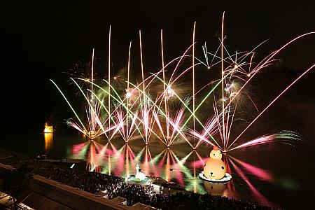 オープニングセレモニーでは花火の打ち上げも！<br>藍勻瑋攝影師拍攝