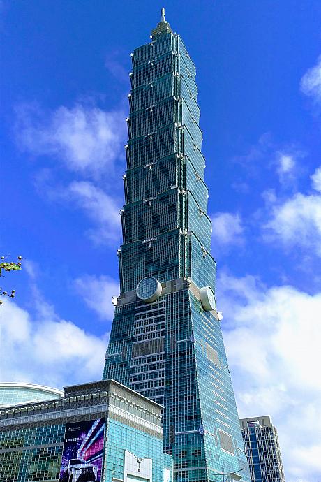 旅行の楽しみの1つと言えばお土産ショッピング！台北101は台湾らしいお土産がみつかるから、ナビも帰国前には必ず立ち寄ってお土産を探しています。