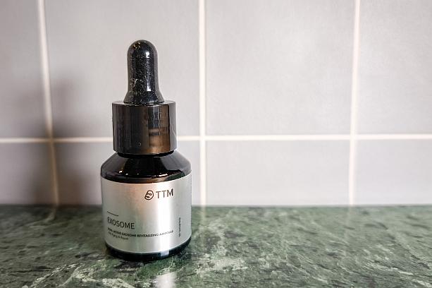 ちなみにナビはおすすめを聞き、セラムを買ってみました！結果……大正解！肌にハリが出て、ずっと触りたくなるくらいしっとりサラサラ。良くのびるので超少量でも効果を感じられて大満足です♡