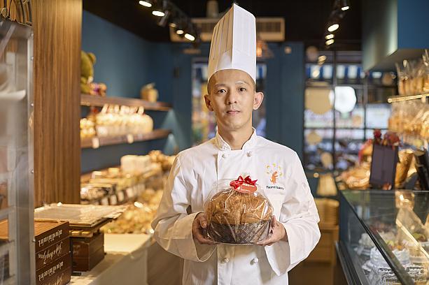 どれも「9號發酵奶油(19号発酵バター)オフィシャルサイト」か林坤緯氏のパン屋さん「法歐米麵包工坊」で購入可能。パネトーネは500個限定、価格1600元(早期購入1360元)ですよ～。<br>画像提供：19號發酵奶油