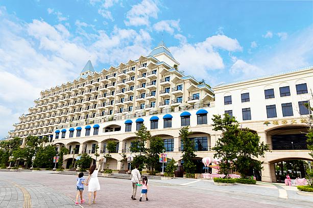 【台湾観光ツアー】淡水＆八里を巡るペア日帰り旅！アフタヌーンティーも楽しめるとっておきプランを紹介！ 淡水 八里 滋爆米花觀光工廠 ポップスマイルポップコーン工場 齊柏林空間 齊柏林 福容大飯店 フーロンホテル 將捷金鬱金香酒店 将捷金鬱金香酒店 登峰魚酥山焙