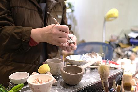 湯呑のふちにあっという間に猫ちゃんが！