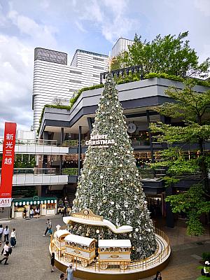 いよいよ師走。早いもので2025年も残すところひと月弱となりました。待ち遠しいのはクリスマスに、年越しの台北101カウントダウン花火！ですが、ちまたではひそかに春節の準備も進んでいるんです。