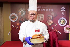 ちなみに「蓬萊邨」は台湾版ミシュランガイドとも言えるグルメの格付け「500盤」で2025年サステナブル賞(永續餐廳獎)を受賞して、ますます注目のレストランなんですよ。「スジアラと冬瓜の蒸し物(鹹冬瓜蒸紅條)」は500盤で選ばれたひと皿。