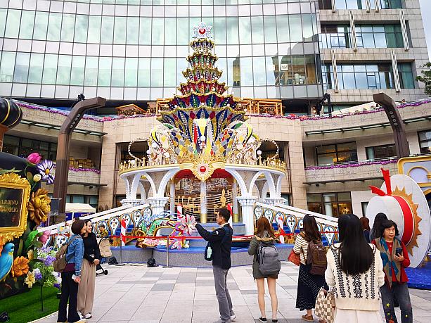 空いてるー♪<br>ナビ同様、昼間っから来ている人もいましたが、それでも夜より空いているから撮影しやすいぞ～！ライトアップは夕方からなので、クリスマスムードはやや半減ですが……。