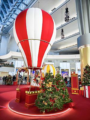【台北101】展望台・グルメ・ショッピングだけじゃない！クリスマスデコがかわいい「台北101」はこの時期だけ！ 台北101 台北101クリスマス クリスマスデコレーション フォトスポット トイストーリー 台北クリスマスツリー 台北クリスマス 台湾旅行 台湾観光 台北旅行台北観光