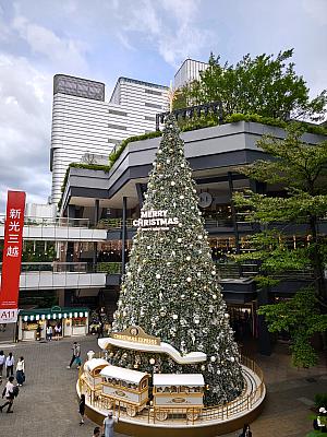 この時期は、より一層煌びやかな台北・信義区でクリスマスを楽しんでくださいね！