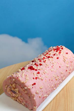 【台湾スイーツ】亞尼克(ヤニック)の絶品「ロールケーキ」を24時間いつでも楽しめる自動販売機「YTM」を利用してみた！＜利用方法動画あり＞ ヤニック 亞尼克ロールケーキ