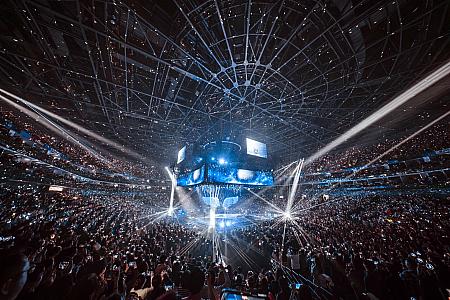 メンバーがとにかくこだわったという舞台。4人の誠意が伝わる豪華な舞台です<br>画像提供：相信音樂