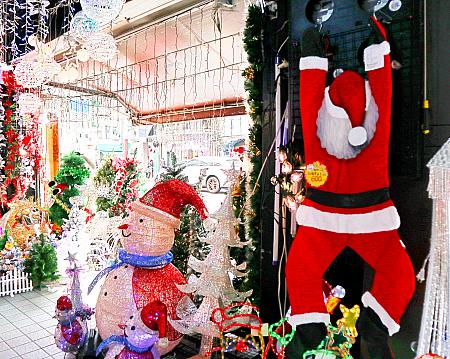 もちろん、主役のサンタさんも！いろんなスタイルで登場です。