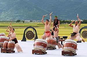 【台湾イベントレポート】秋の風物詩！原住民歌手「桑布伊」とパフォーミングアート集団「優人神鼓」がタッグを組んだ「2025池上秋收稻穗藝術節」に大感動！ 池上秋收稻穗藝術節 池上秋收稲穂芸術節 優人神鼓桑布伊