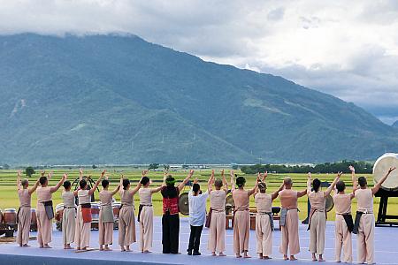 【台湾イベントレポート】秋の風物詩！原住民歌手「桑布伊」とパフォーミングアート集団「優人神鼓」がタッグを組んだ「2025池上秋收稻穗藝術節」に大感動！ 池上秋收稻穗藝術節 池上秋收稲穂芸術節 優人神鼓桑布伊