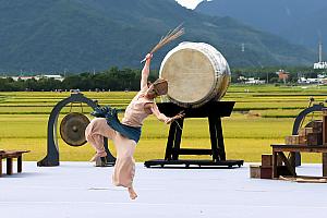 【台湾イベントレポート】秋の風物詩！原住民歌手「桑布伊」とパフォーミングアート集団「優人神鼓」がタッグを組んだ「2025池上秋收稻穗藝術節」に大感動！ 池上秋收稻穗藝術節 池上秋收稲穂芸術節 優人神鼓桑布伊