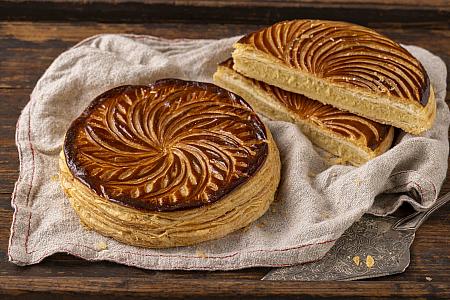 TOP烘焙房萊思克黃金國王派 799元/8インチ<br>画像提供：德麥食品