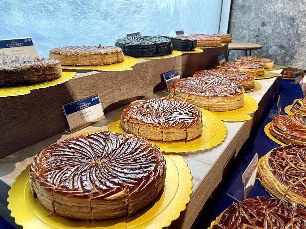 「Ooh la la！匠人之作・冠冕巡禮 - 萊思克國王派探店之旅」に参加している店舗情報は以下に一覧を付けますので、気になった方は是非試してみてください。(台湾に住んでいる方は宅配購入が便利だと思います！)ガレット・デ・ロワはもちろんですが、どのパン屋さんもパン自体の評価も高いですよ！台湾のパン屋さん好きにも使えるリストだと思います！