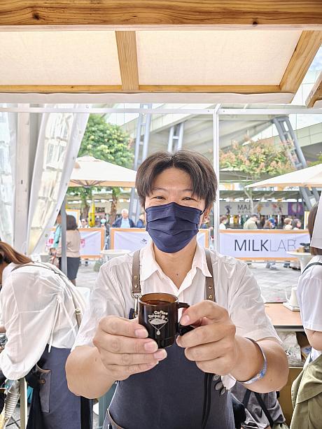 <b>【Coffee Sind】＠台北</b><br>ナビじゃんぼが強力プッシュの「Coffee Sind」。本日はエチオピアの海抜2450mで採れた74158を。ウォッシュドプロセスのすっきりした味わい。飲みやすさが際立ちます。