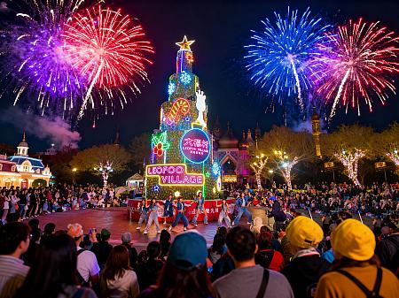 【六福村主題遊樂】2025/12/25～12/28の期間中、サンタクロースの恰好をすると入場無料！サンタ帽子だけ被っても599元になるキャンペーン実施中！<br>画像提供：六福村主題遊樂