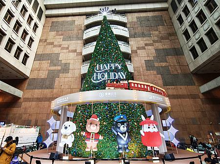 微風集團と台鉄のビッグなクリスマスツリー！