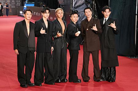 大人の魅力あふれる棒棒堂の6人の登場に会場が湧きました♡