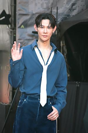 木木(林葦妮)と共にこの日レッドカーペットの司会を務めた夏和熙