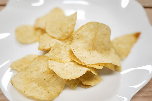 食べてみると……ネギはうっすらと香るくらいかな？日本でいうコンソメ味みたい。ただ、台湾らしさは全然なかったのは残念。でも、普通においしいので、リピートして食べると思います！