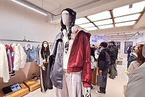 【台湾観光スポット】迪化街に登場した「アディダス(adidas/愛迪達)」がかわいい＆楽しい！台北限定グッズ＆店舗限定カスタムにキュンキュン♡ アディダス adidas 愛迪達 迪化街 大稻埕 愛迪達大稻埕經典門市 台湾観光 台湾旅行 台北観光 台北旅行 春節CNY