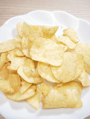 「茶葉蛋風味」は袋を開けると台湾のコンビニの香り～笑 台湾ロスの方にはこれがいいかも！でも食べるとなぜか「滷豆干」のように感じるのはなーぜーー？八角の香りがかなりするので、八角が苦手な方にはあまりおすすめしないかな？