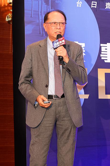 黃清苑賽事主席は、この日記者会見に参加した河本結選手と吳佳晏選手のプレーのすばらしさを動画などで解説しつつ、「台湾ホンハイレディースゴルフトーナメント」には、古江彩佳選手、佐久間朱莉選手、神谷空選手など、日本のトップレベルの選手が集まることを力説！