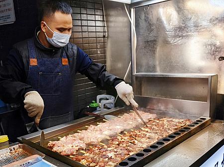 以前は台北の夜市と言えばまずは「士林夜市」！と言われていたと思いますが、最近はそれほどでもない……とよく言われます。ただ、今回歩いてみて、「大南路」の活気はさすがだし、おいしいものもたくさんあるし、何より適度な人出だから、歩きやすいってのがいいなと思いました。