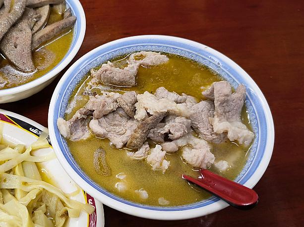 名前だけを見ると「ごま鶏肉」なのですが、ごま油の香りよりもたっぷり使われる料理酒の味が強くて、飲むと身体がポカポカしてきます！