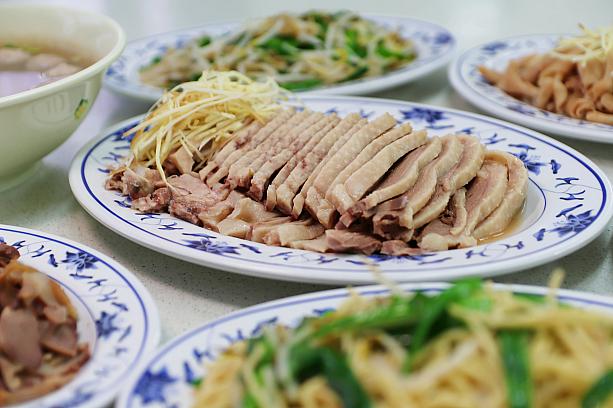 売切れ次第営業終了なので、早めに来店することをおすすめします。人気店で忙しいのに、店員さんはみんな親切です。何か困ったら声をかけてみてくださいね。